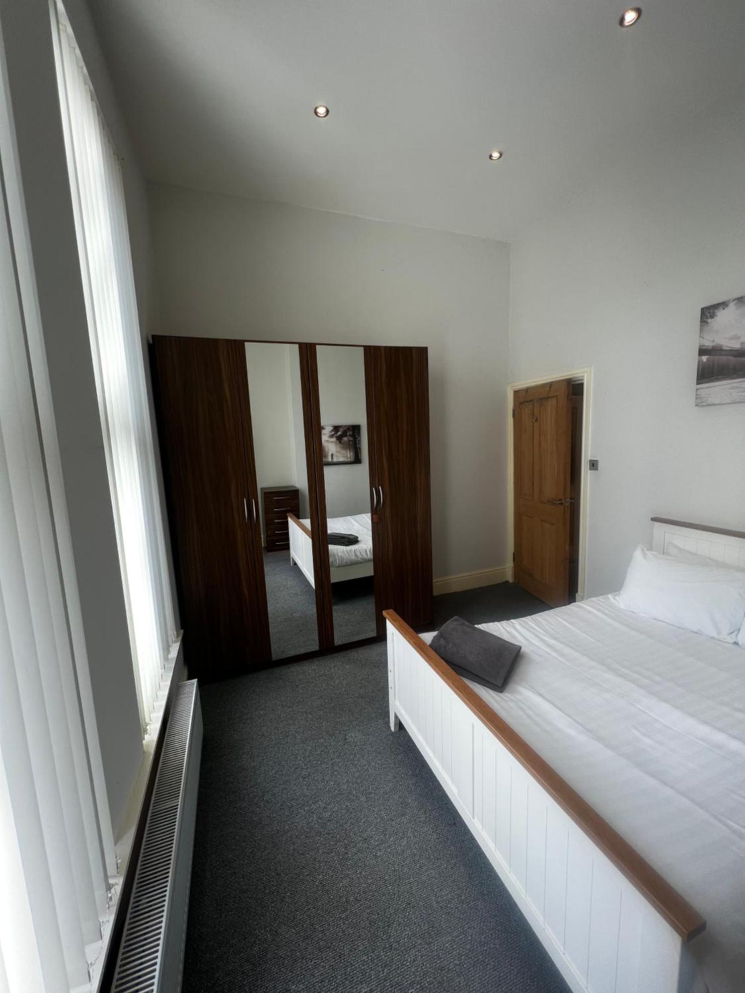 No 3 - Large 1 Bed Near Sefton Park And Lark Lane Lejlighed Liverpool Eksteriør billede